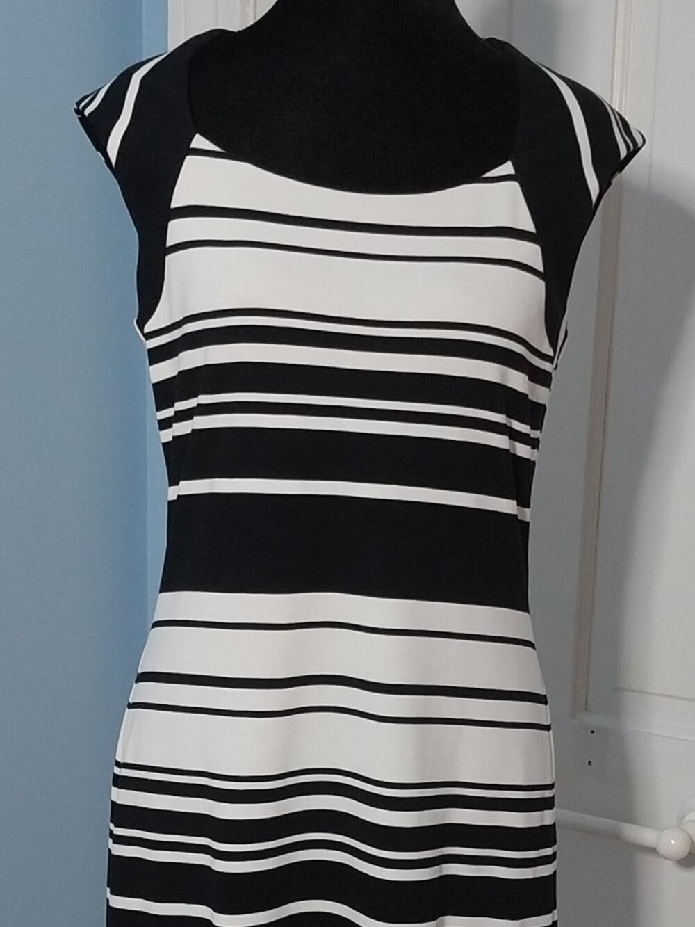 Esprit sleeveless dress, white and black. Size 6